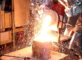 Metal brass aluminum casting process pour
